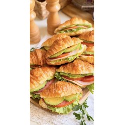 Mini Croissant aliado palta lechuga tomate