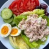 Atun con verduras surtidas y huevo +bebida + fruta