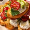 Bruschetta de queso crema cherry y pesto x20