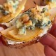 Bruschetta de pera queso azul y nueces x20